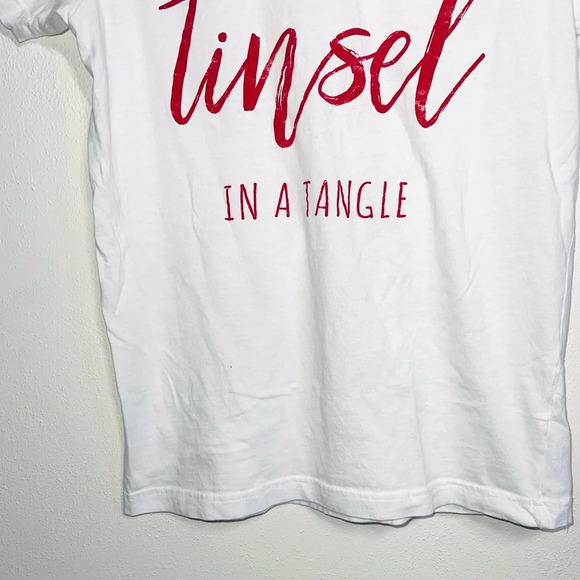 Maurices Christmas Graphic Tee White & Red Tinsel In Tangle Small Women’s - Picture 6 of 11